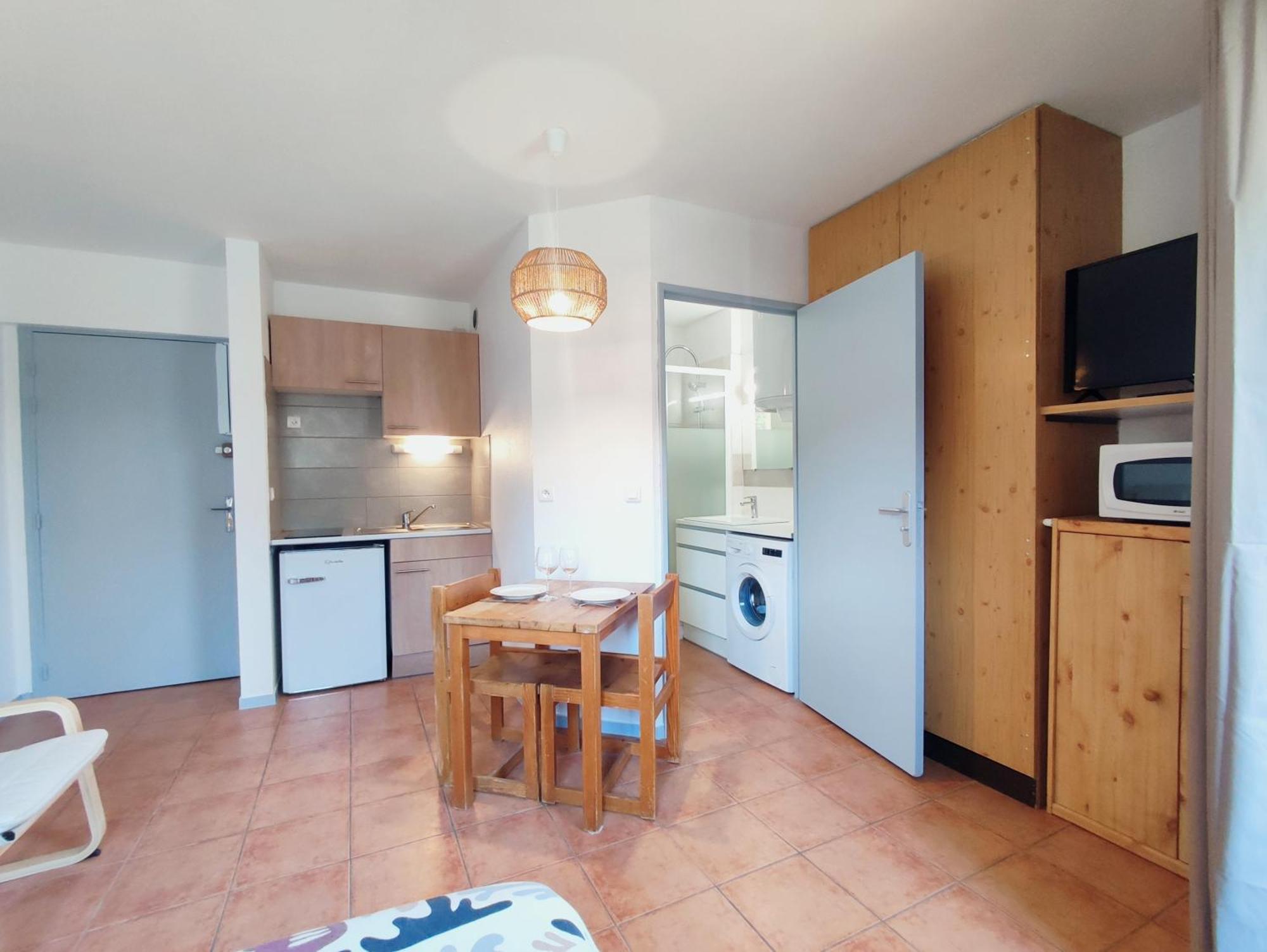 Le Studio Des Garrigues - Climatise Greoux-les-Bains Luaran gambar