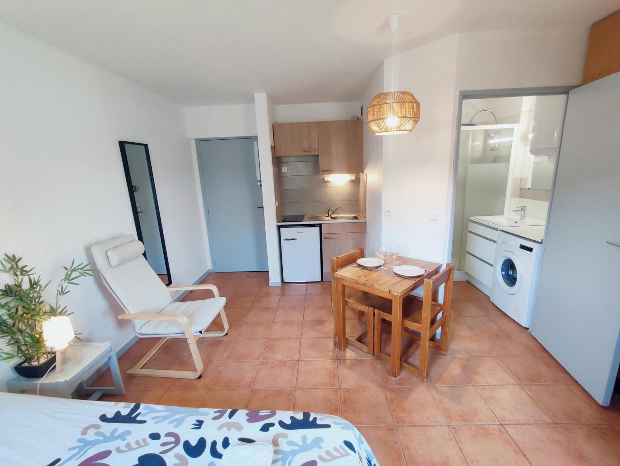 Le Studio Des Garrigues - Climatise Greoux-les-Bains Luaran gambar